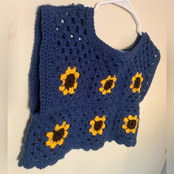 Crochet granny square crop top - Picture 2 of 9